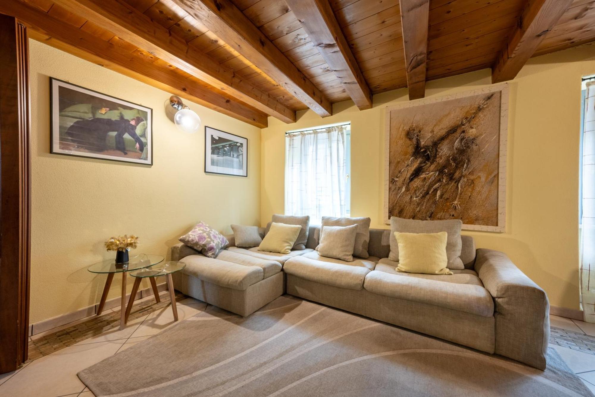 Alpine Apartment อาออสตา ภายนอก รูปภาพ